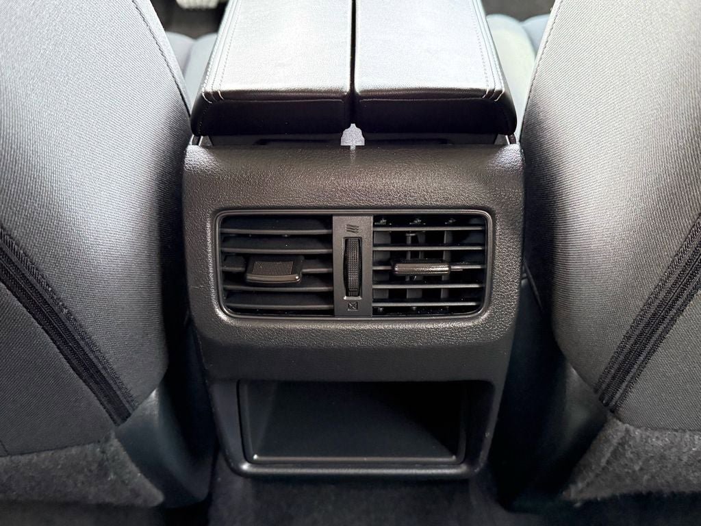 Used 2023 Nissan Rogue S image 14
