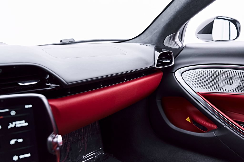Used 2024 McLaren Artura RWD image 84