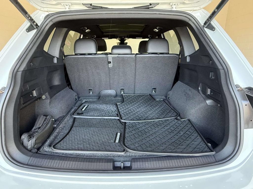 Used 2022 Volkswagen Tiguan SE R-Line AWD/4WD image 17