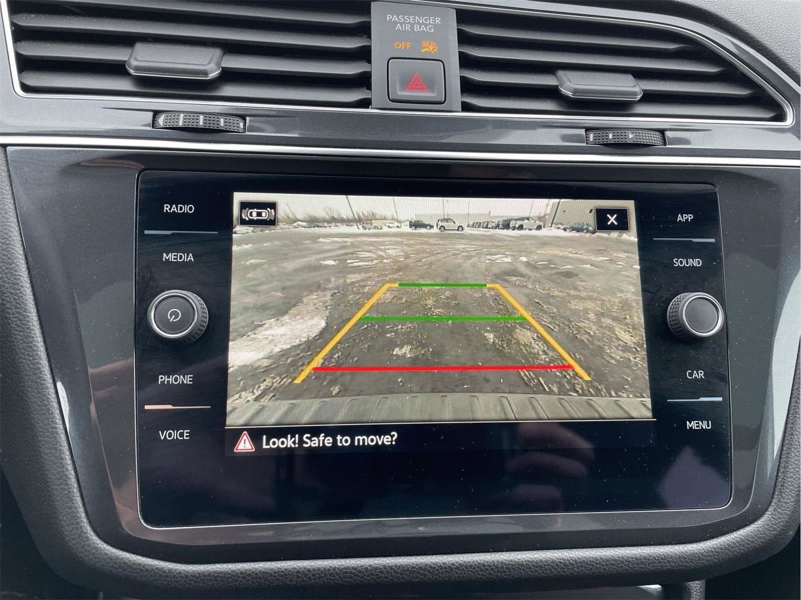 Used 2023 Volkswagen Tiguan SE R-Line image 28