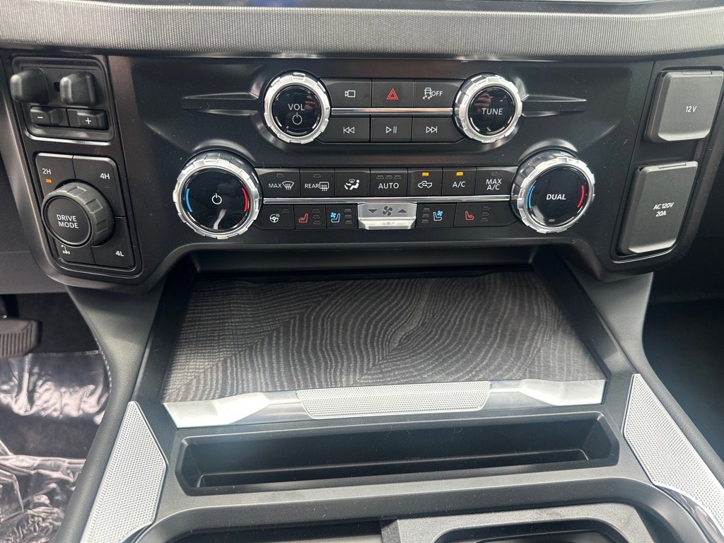 New 2025 Ford F250 Platinum image 35