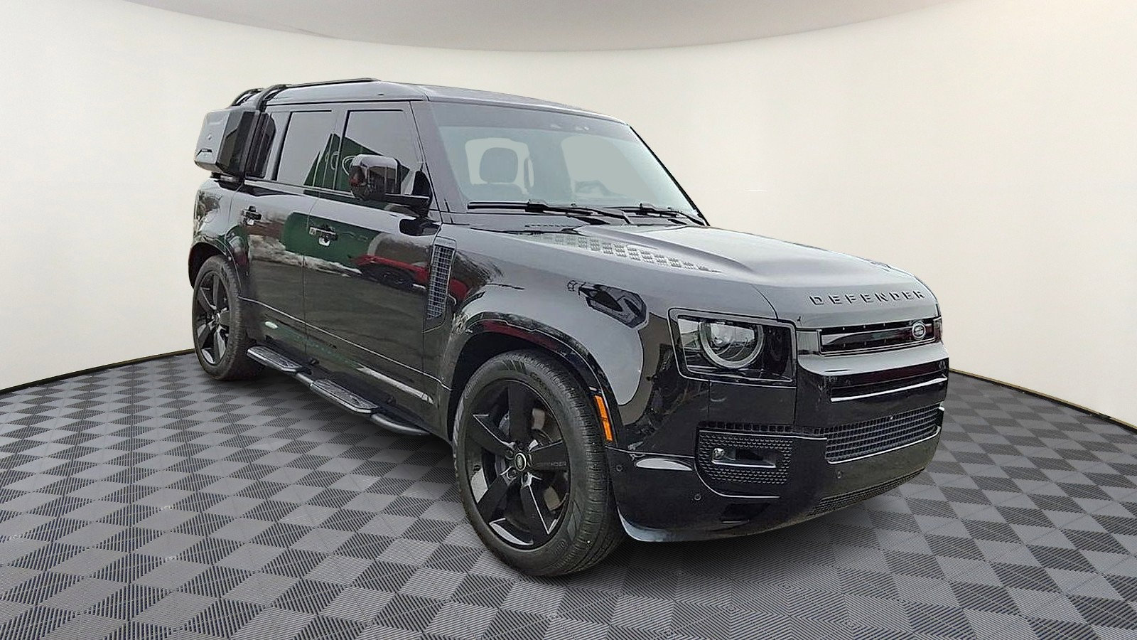 Certified 2025 Land Rover Defender 110 X-Dynamic SE image 2