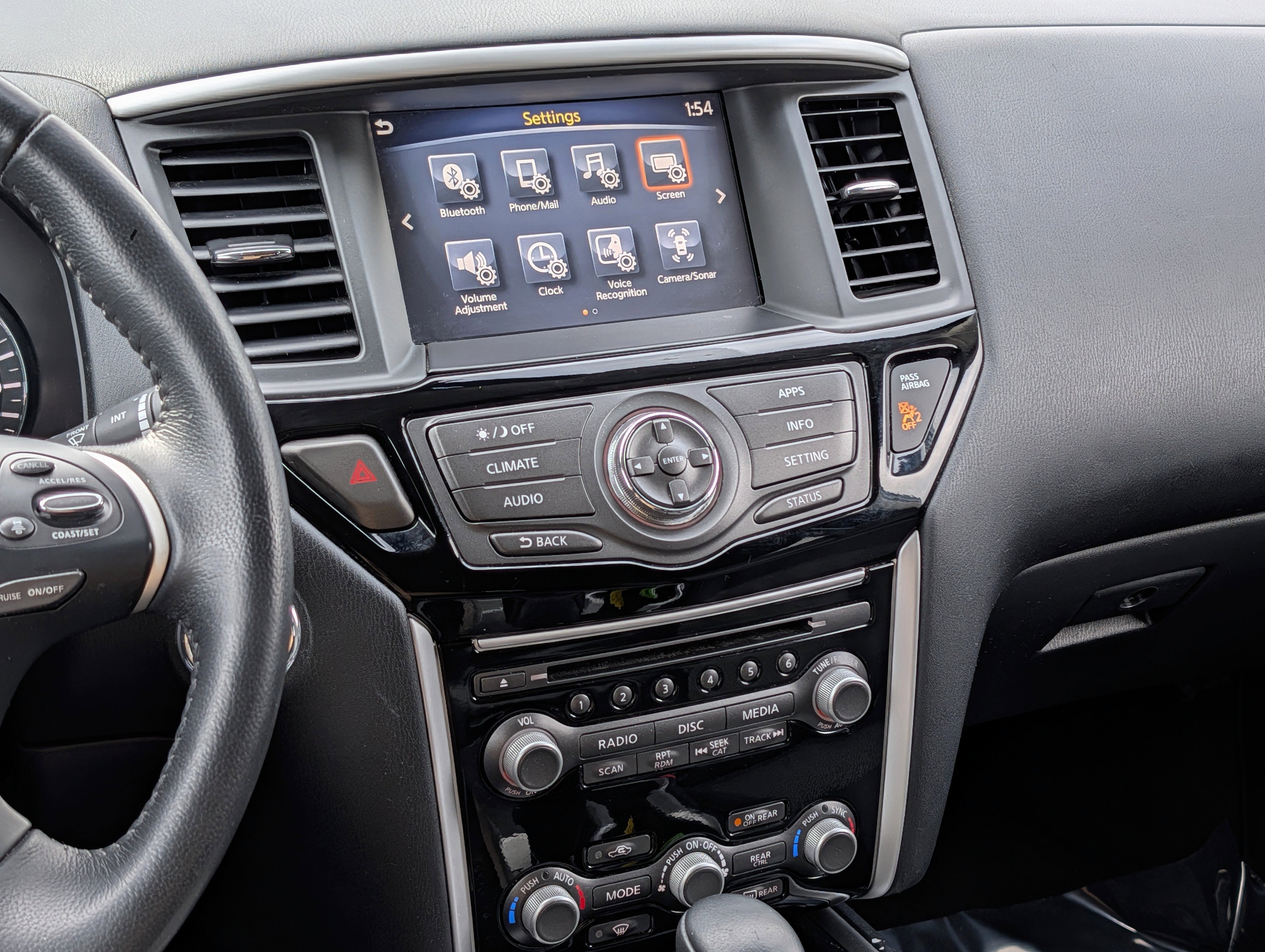 Used 2019 Nissan Pathfinder SV image 18