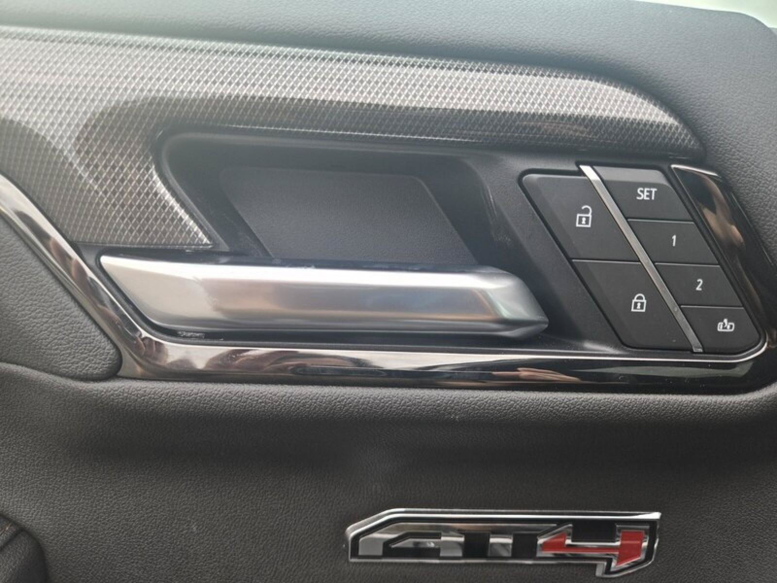 New 2026 GMC Sierra 1500 AT4 w/ AT4 Premium Package AWD/4WD image 22