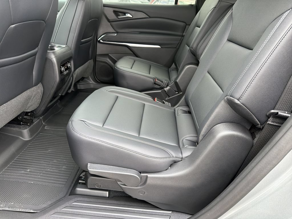 New 2026 Chevrolet Traverse LT w/ Sun and Wheel Package FWD image 24