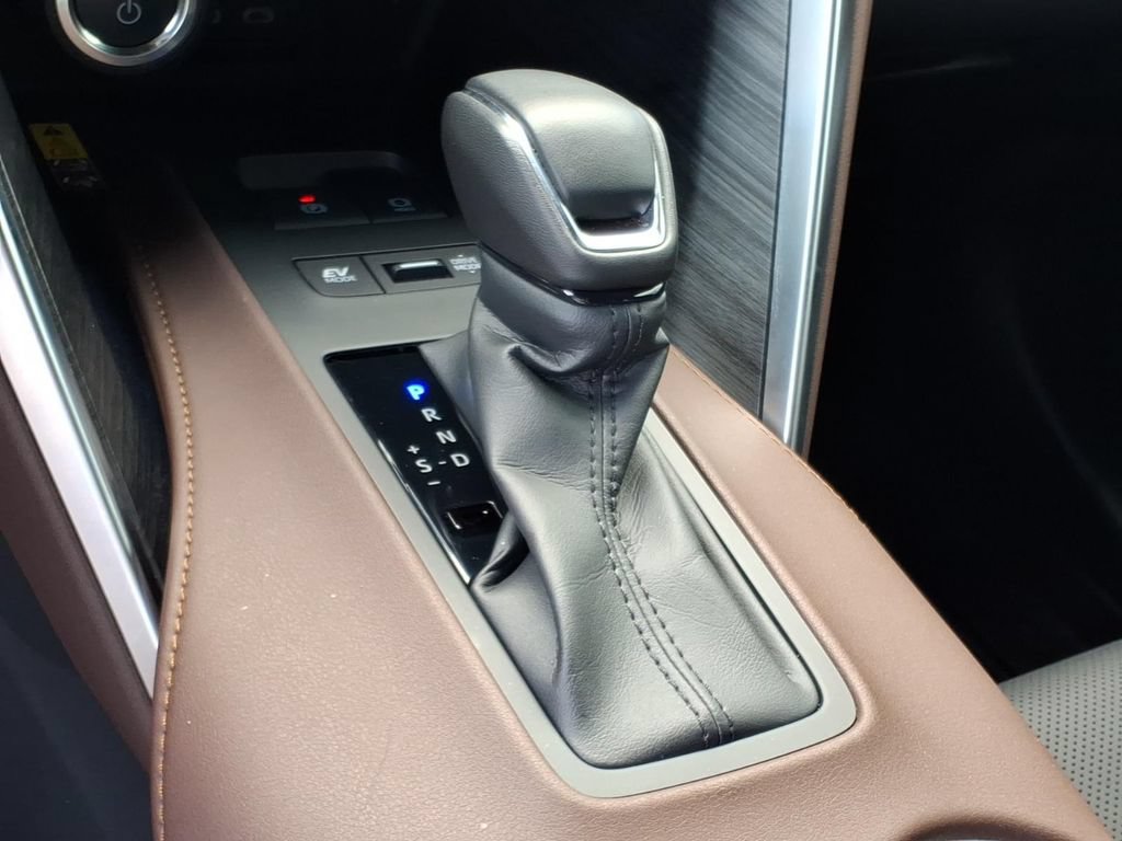 Certified 2024 Toyota Venza Limited AWD/4WD image 13