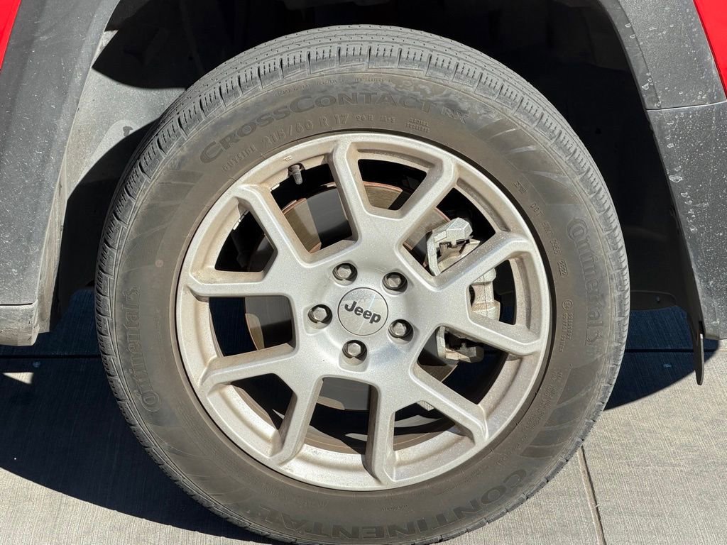 Used 2022 Jeep Renegade Latitude w/ Sun/Sound Group image 8