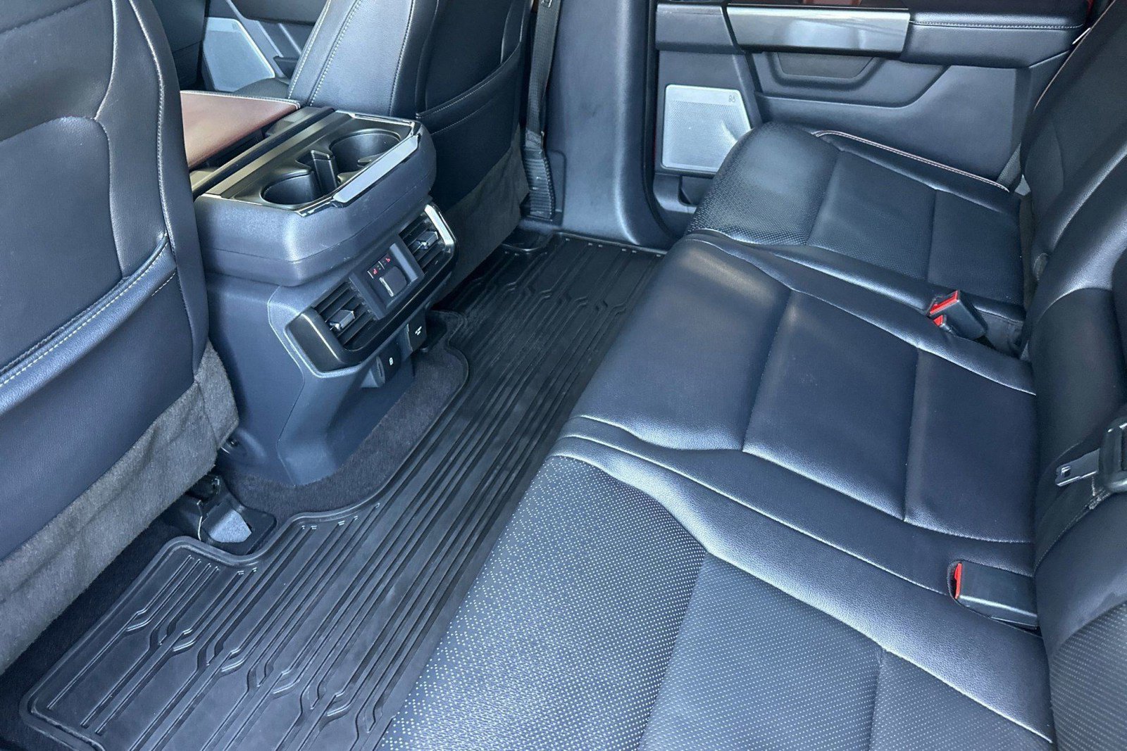 Used 2022 Ford F150 Lariat w/ Equipment Group 502A High AWD/4WD image 15
