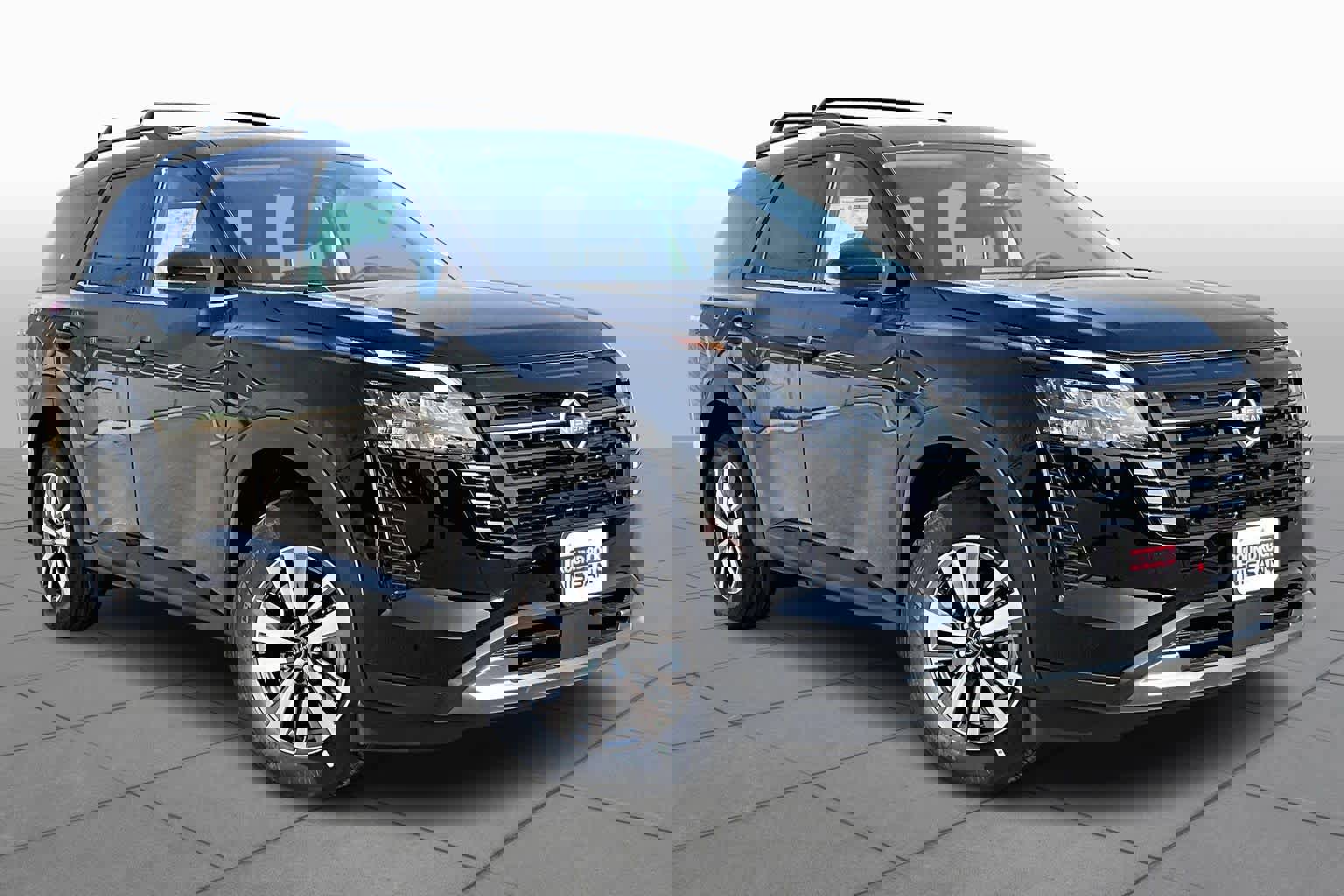 New 2026 Nissan Pathfinder SL image 2