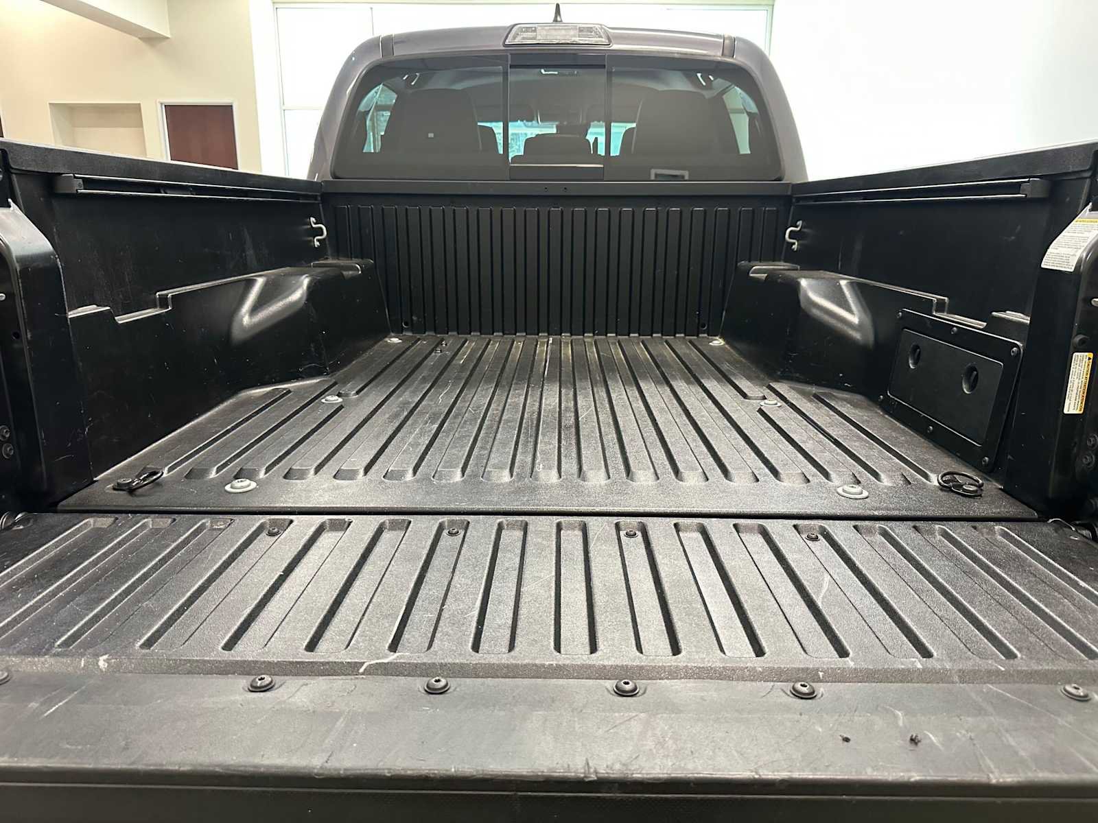 Used 2019 Toyota Tacoma SR5 RWD image 31