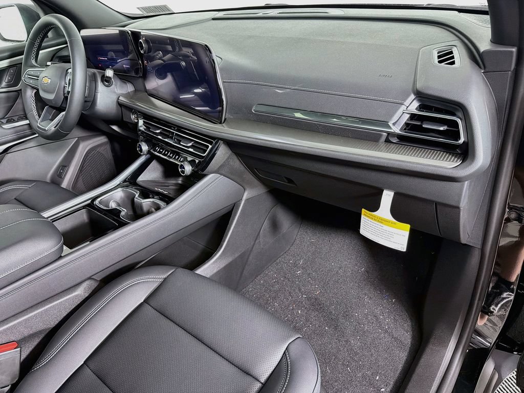 New 2027 Chevrolet Traverse LT w/ Sun and Wheel Package FWD image 31