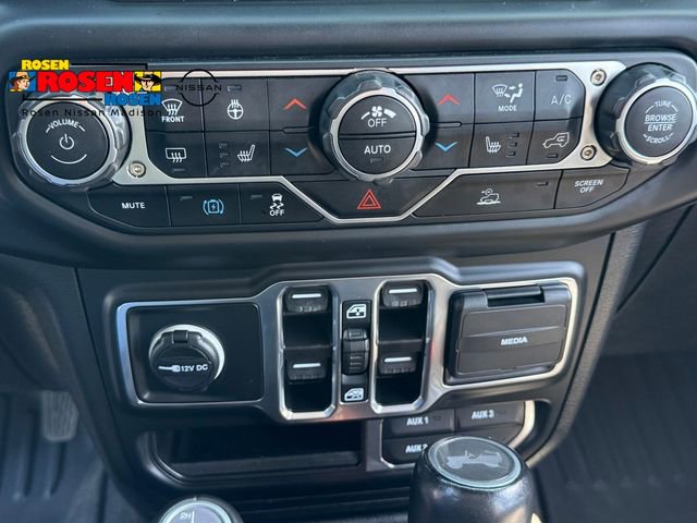 Used 2023 Jeep Wrangler Unlimited Sahara w/ Cold Weather Group AWD/4WD image 21