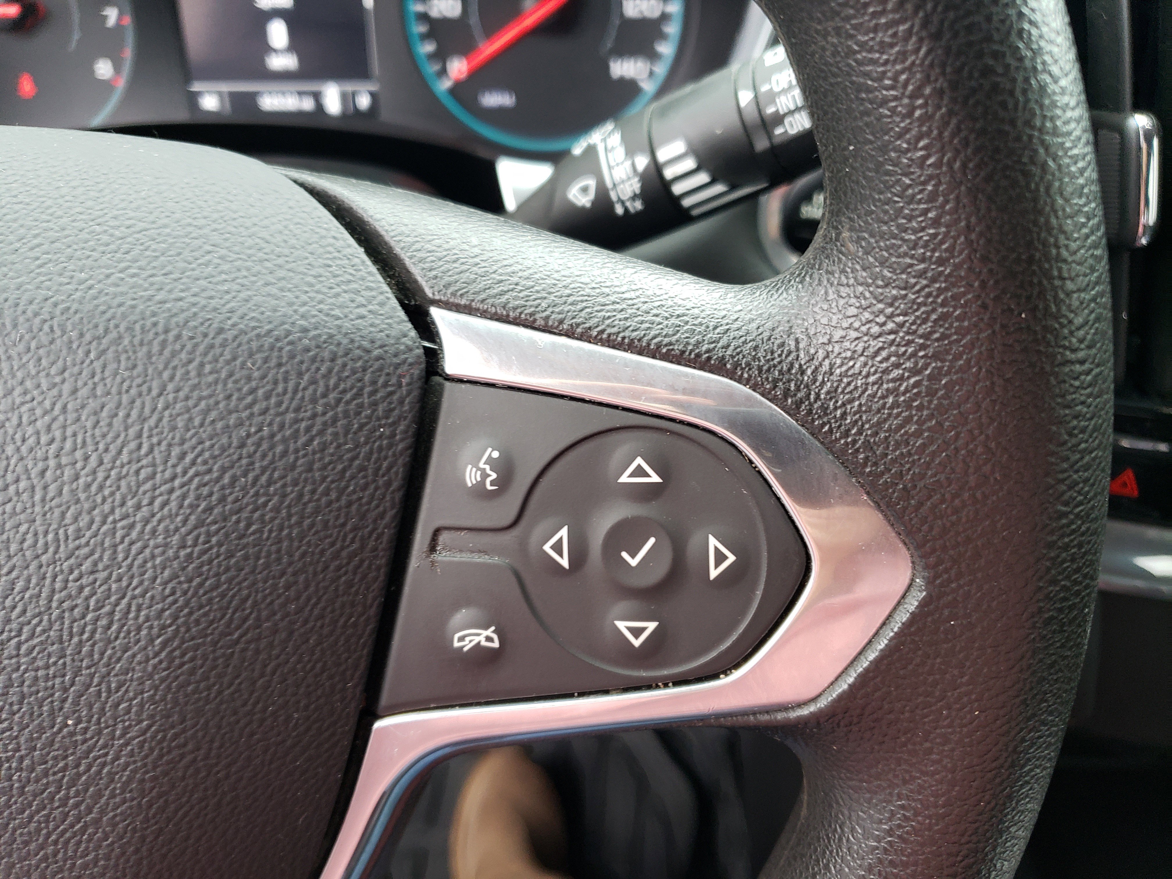 Used 2020 Chevrolet Traverse LS image 14