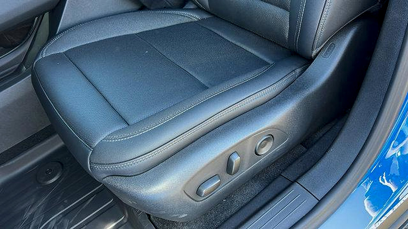 New 2026 Chevrolet Equinox EV LT w/ Convenience Package II image 17