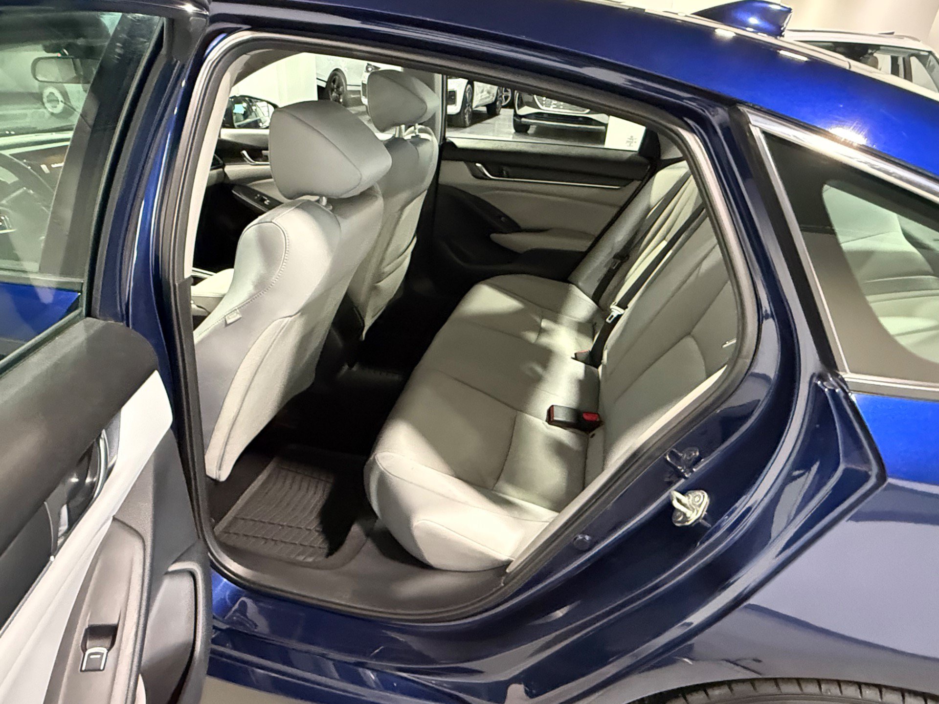Used 2018 Honda Accord LX image 38