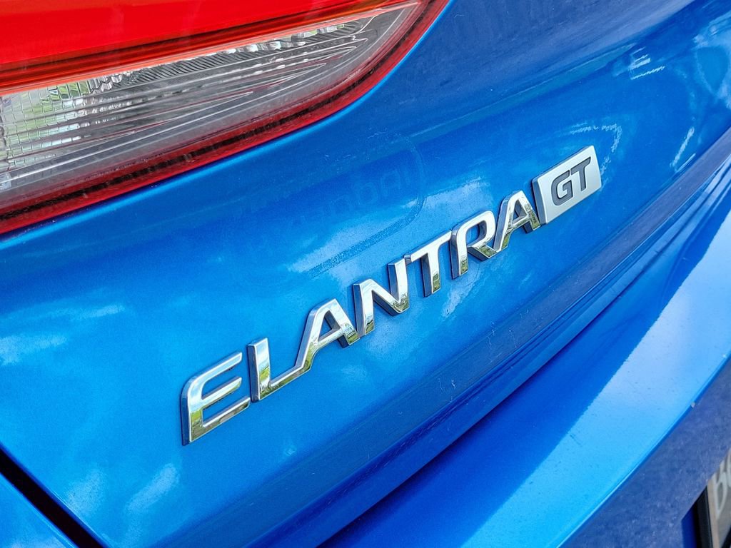 Used 2018 Hyundai Elantra GT w/ Tech Package 03 FWD image 5