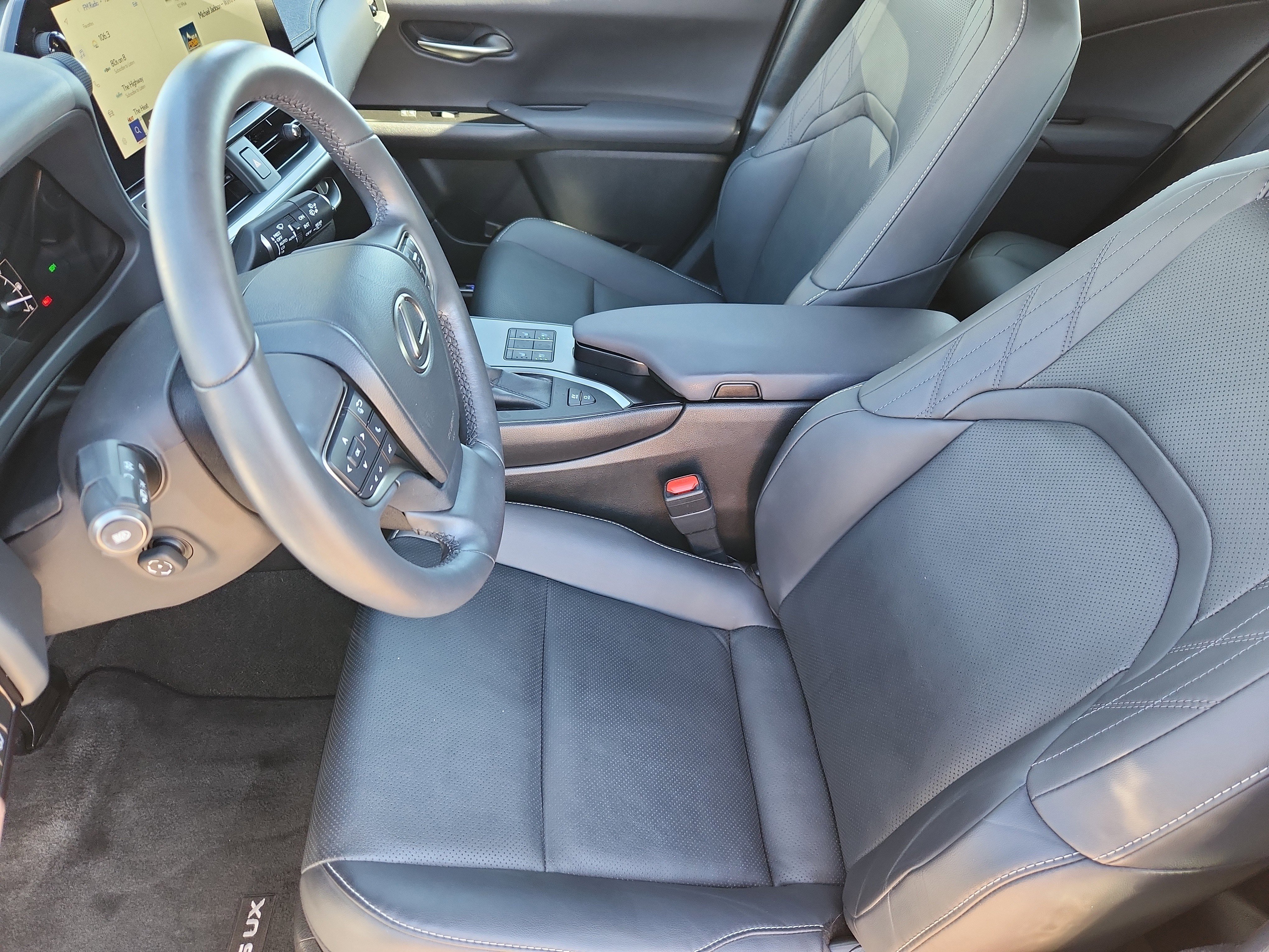 Used 2024 Lexus UX 250h AWD w/ Premium Package image 7
