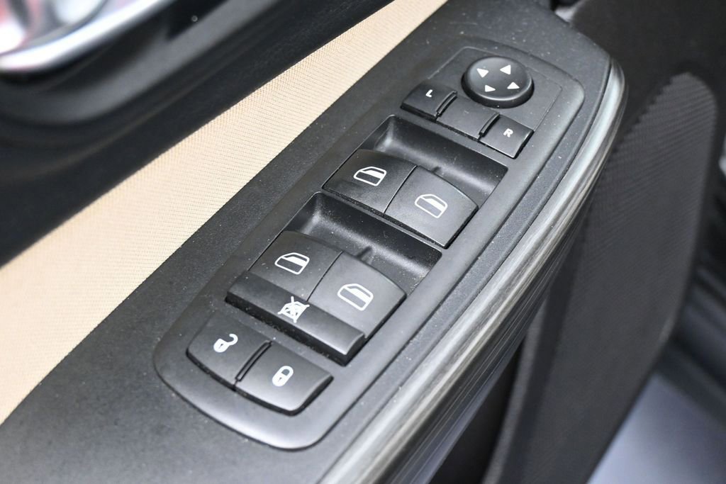 Used 2016 Jeep Cherokee Sport AWD/4WD image 13