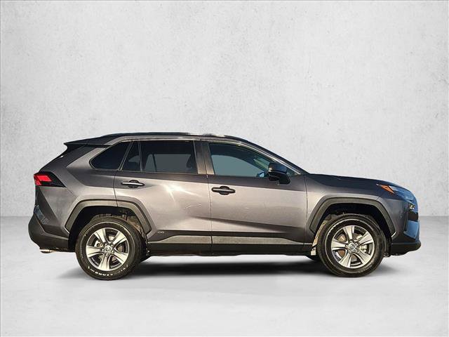 Used 2025 Toyota RAV4 LE AWD/4WD image 4