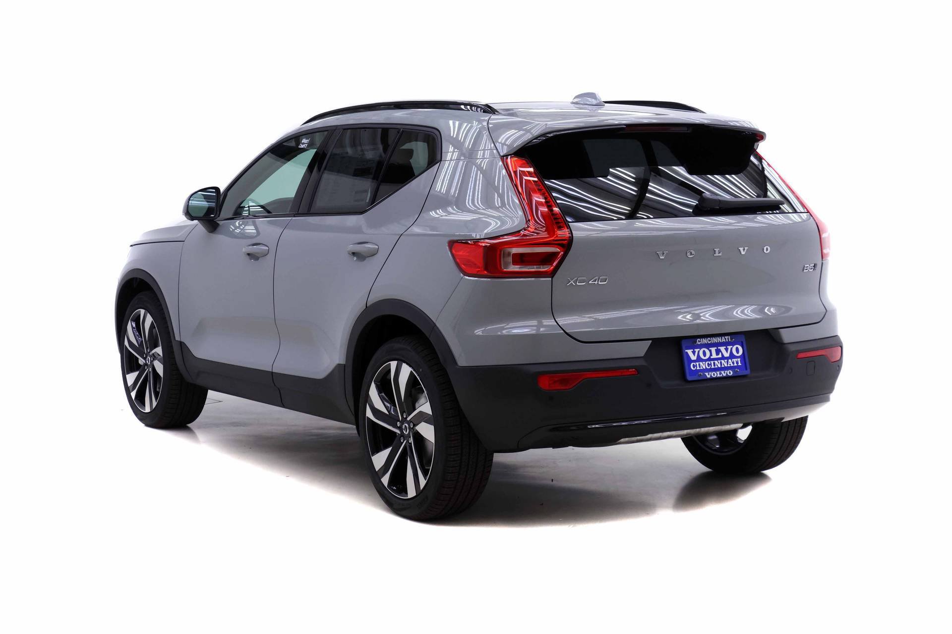 New 2026 Volvo XC40 B5 Ultra w/ Protection Package Premier AWD/4WD image 5