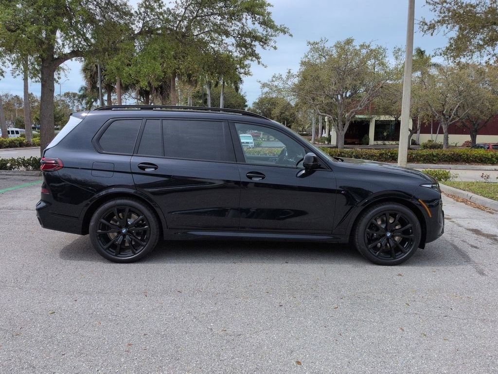 New 2026 BMW X7 M60i image 3