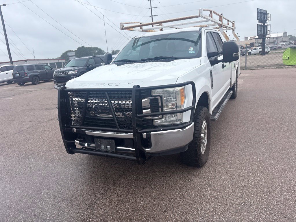 Used 2017 Ford F250 XL w/ STX Appearance Package AWD/4WD image 4