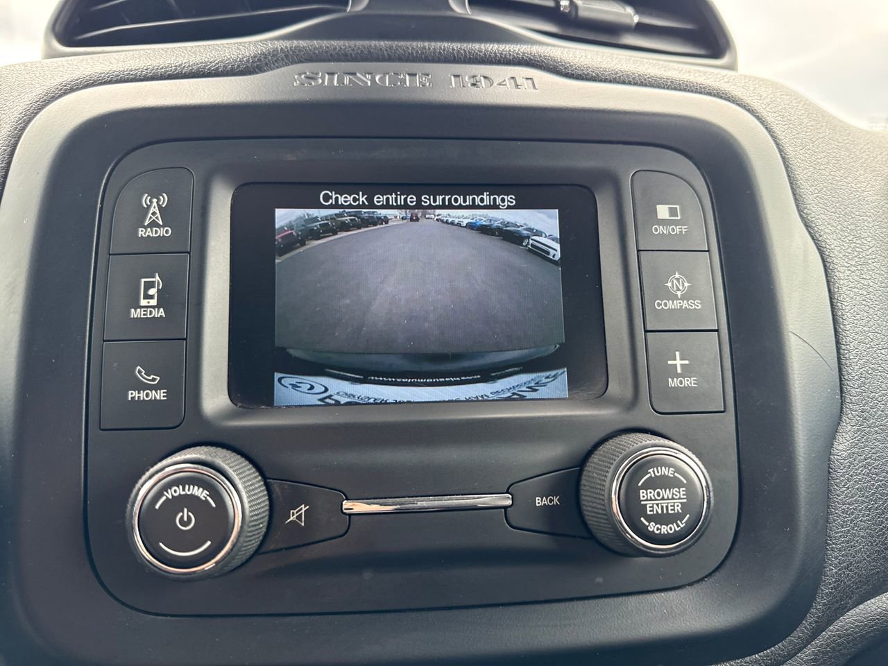 Used 2015 Jeep Renegade Latitude AWD/4WD image 18