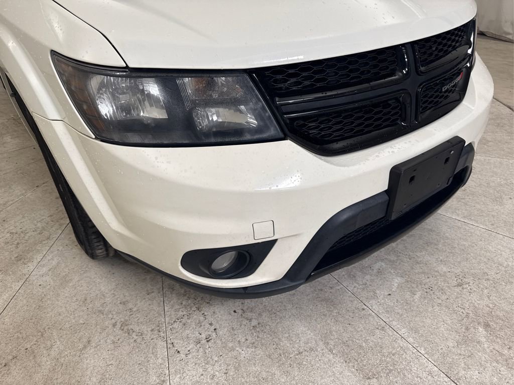 Used 2019 Dodge Journey SE w/ Connectivity Group FWD image 11