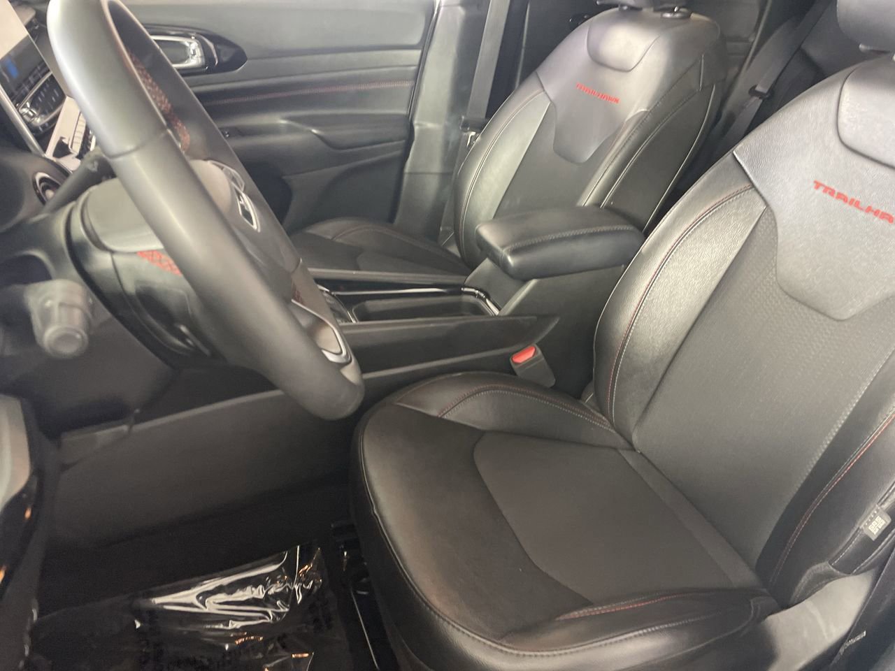 Used 2025 Jeep Compass Trailhawk AWD/4WD image 20