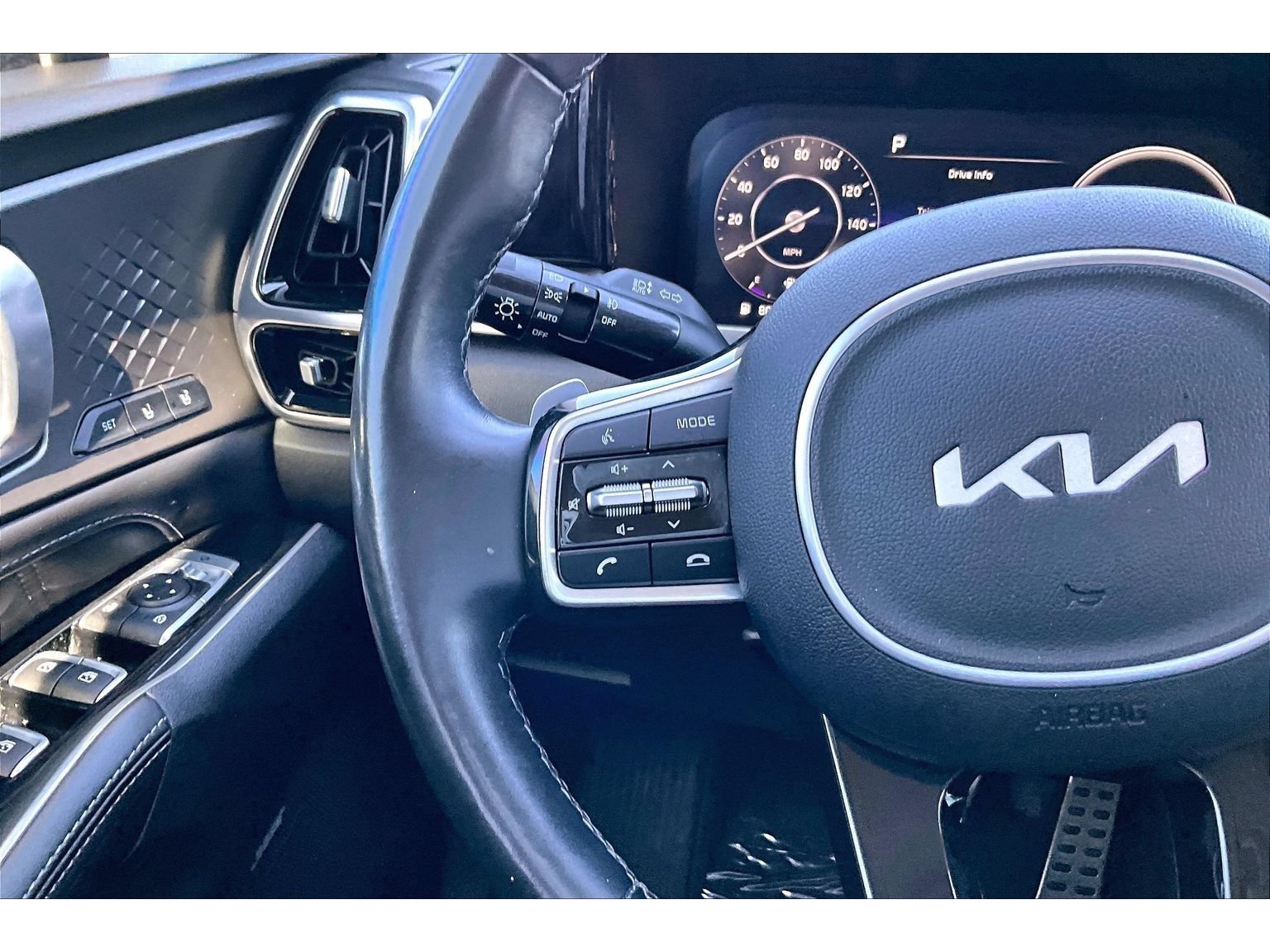 Used 2023 Kia Sorento SX AWD/4WD image 11