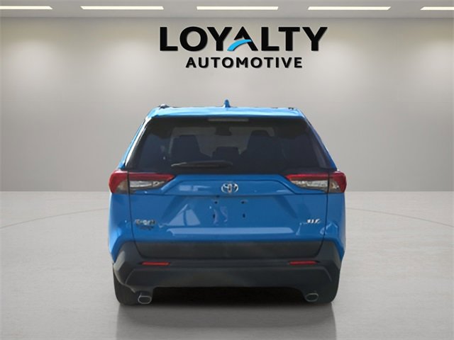 Used 2020 Toyota RAV4 XLE image 4