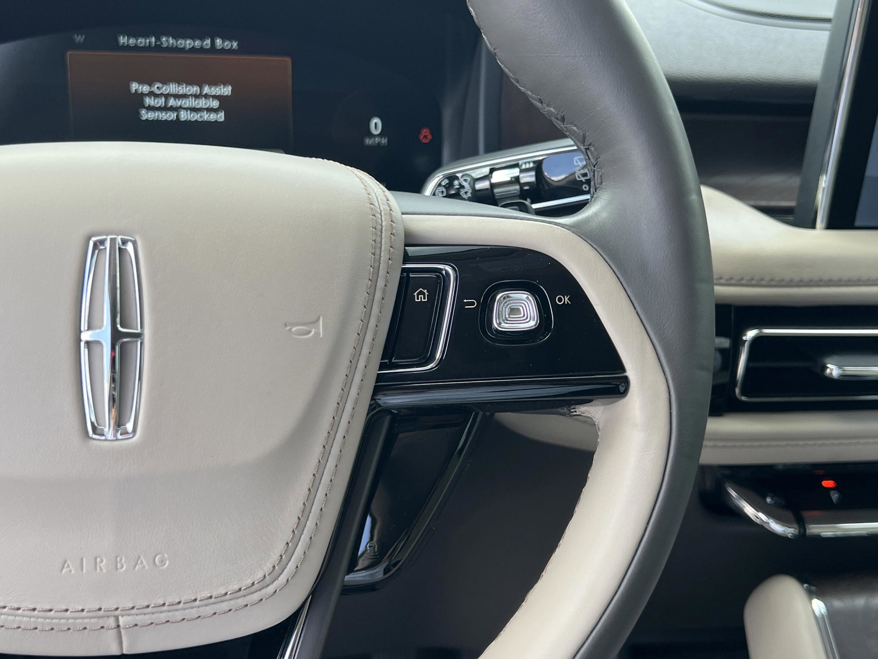 Used 2022 Lincoln Aviator Reserve w/ Equipment Group 201A image 12