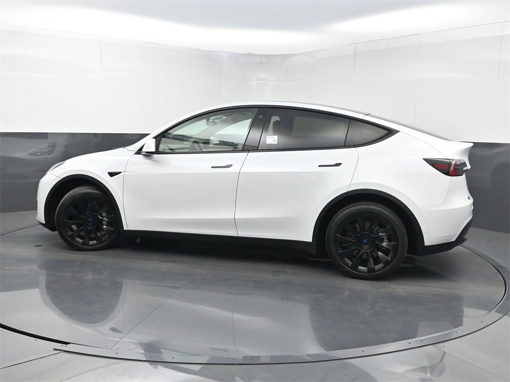 Used 2023 Tesla Model Y Long Range image 39