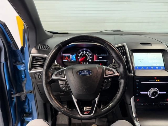 Used 2019 Ford Edge ST w/ Cold Weather Package AWD/4WD image 13
