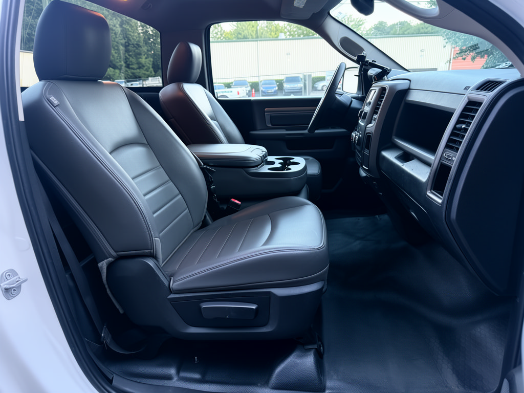 Used 2019 RAM 1500 Classic Tradesman RWD image 9