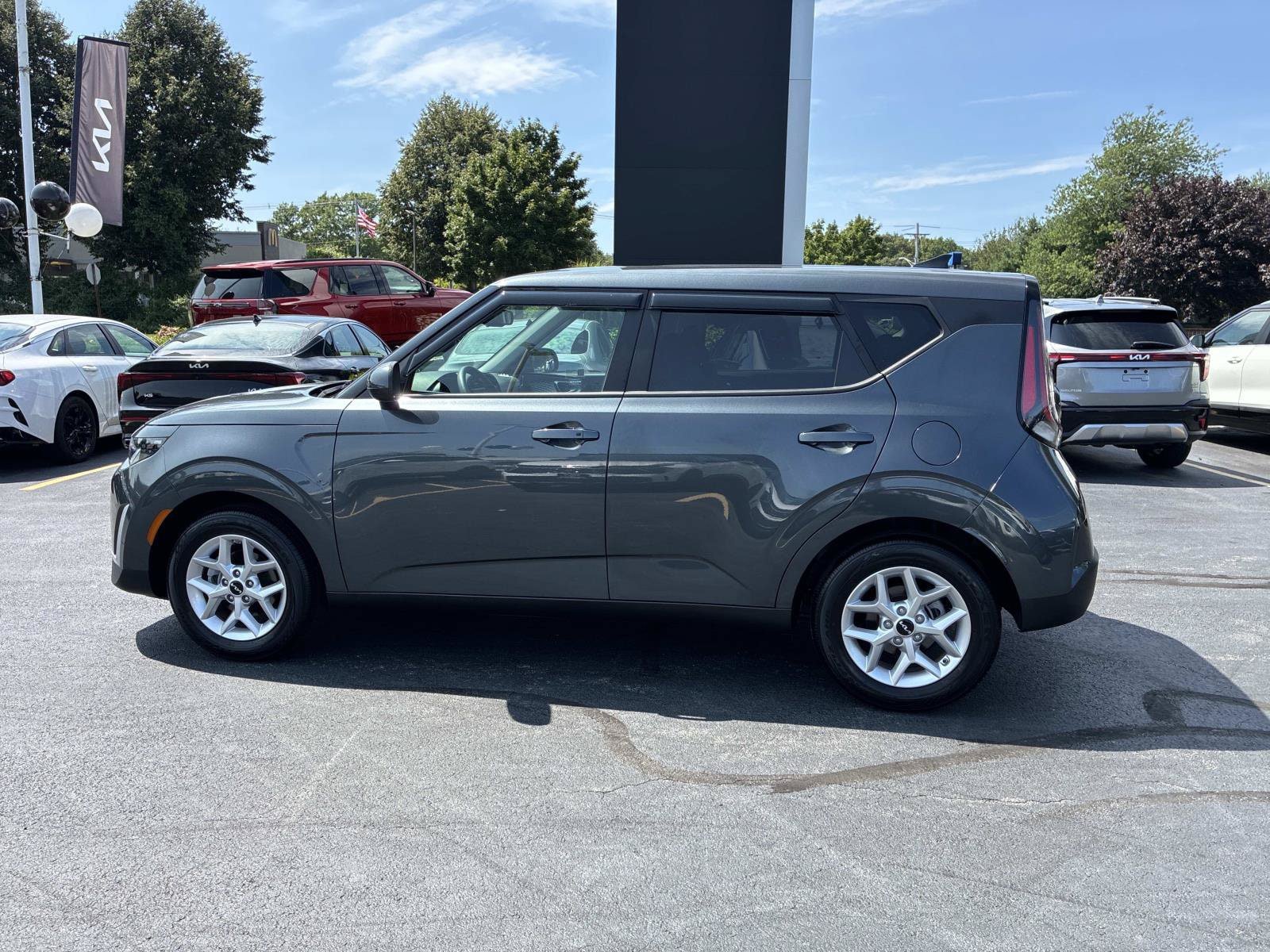 Used 2025 Kia Soul S FWD image 4