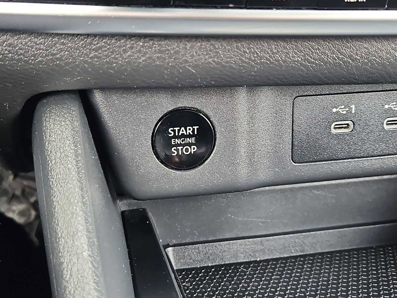 Used 2025 Nissan Rogue SV image 22