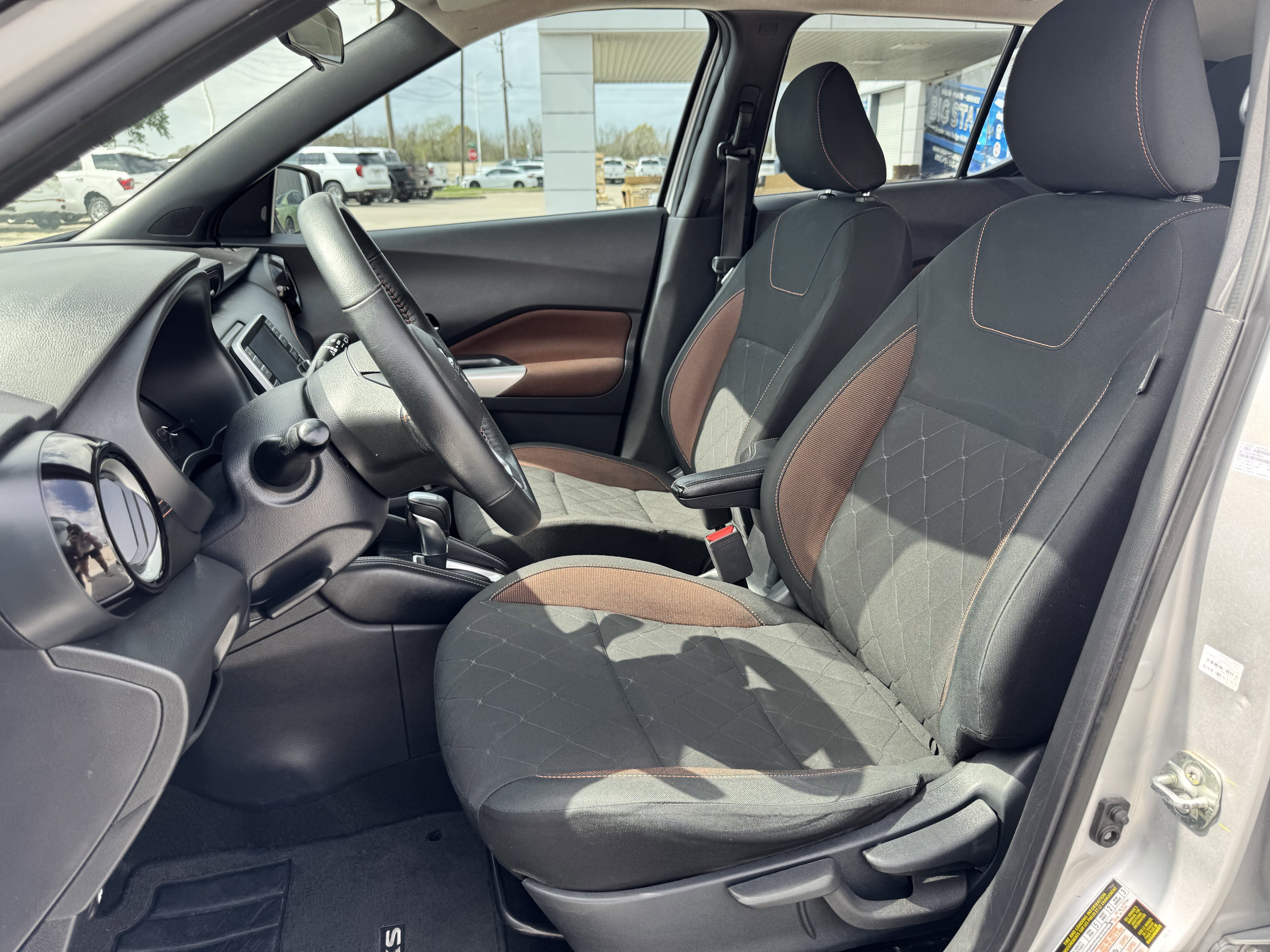 Used 2020 Nissan Kicks SR image 28