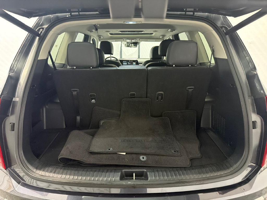 Used 2025 Kia Telluride S FWD image 18