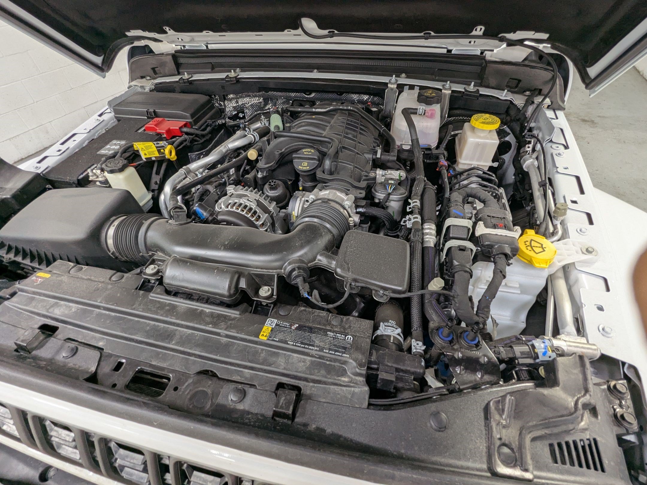 Certified 2025 Jeep Gladiator Sport AWD/4WD image 27