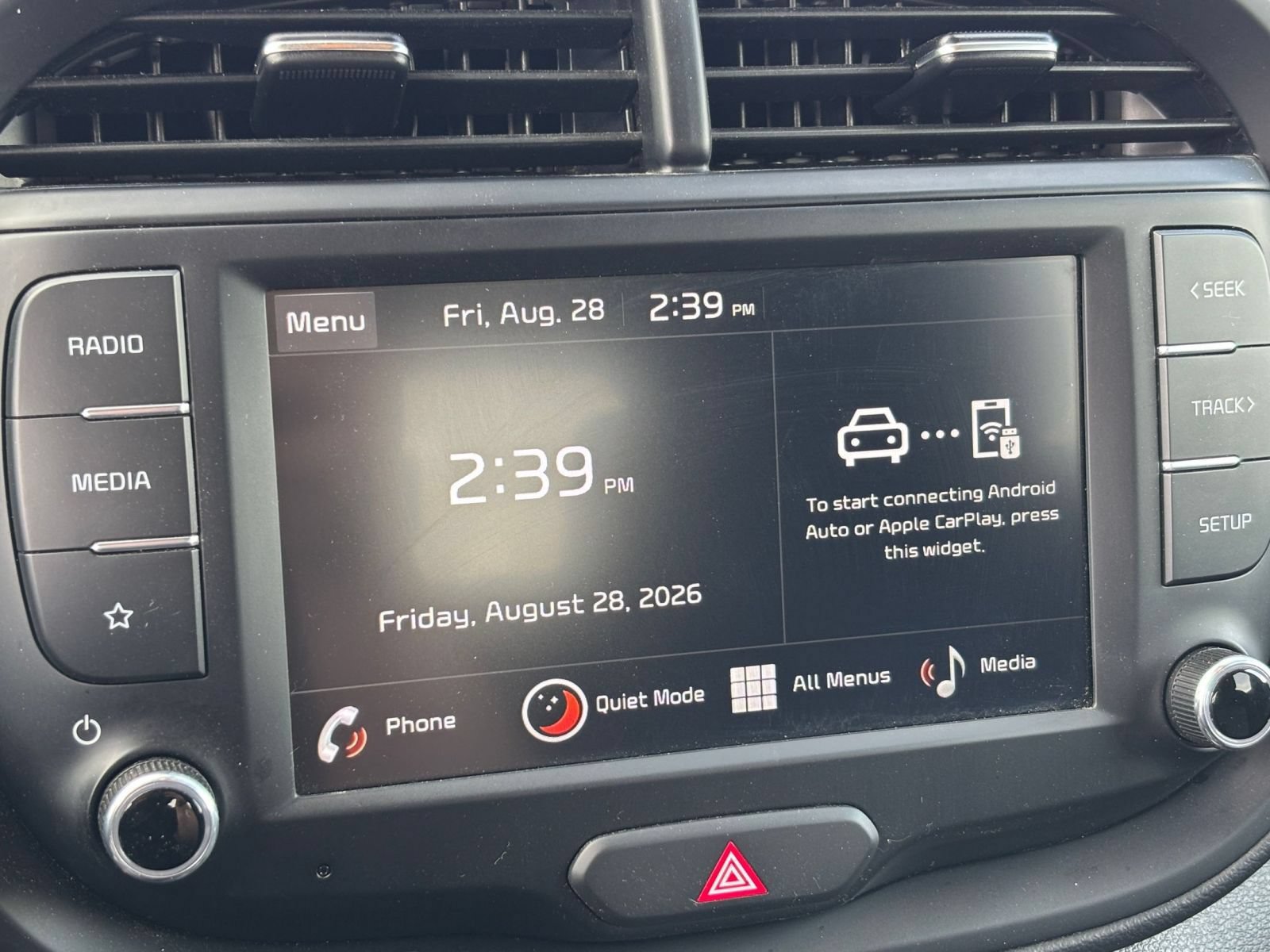 Used 2025 Kia Soul LX w/ LX Technology Package FWD image 19