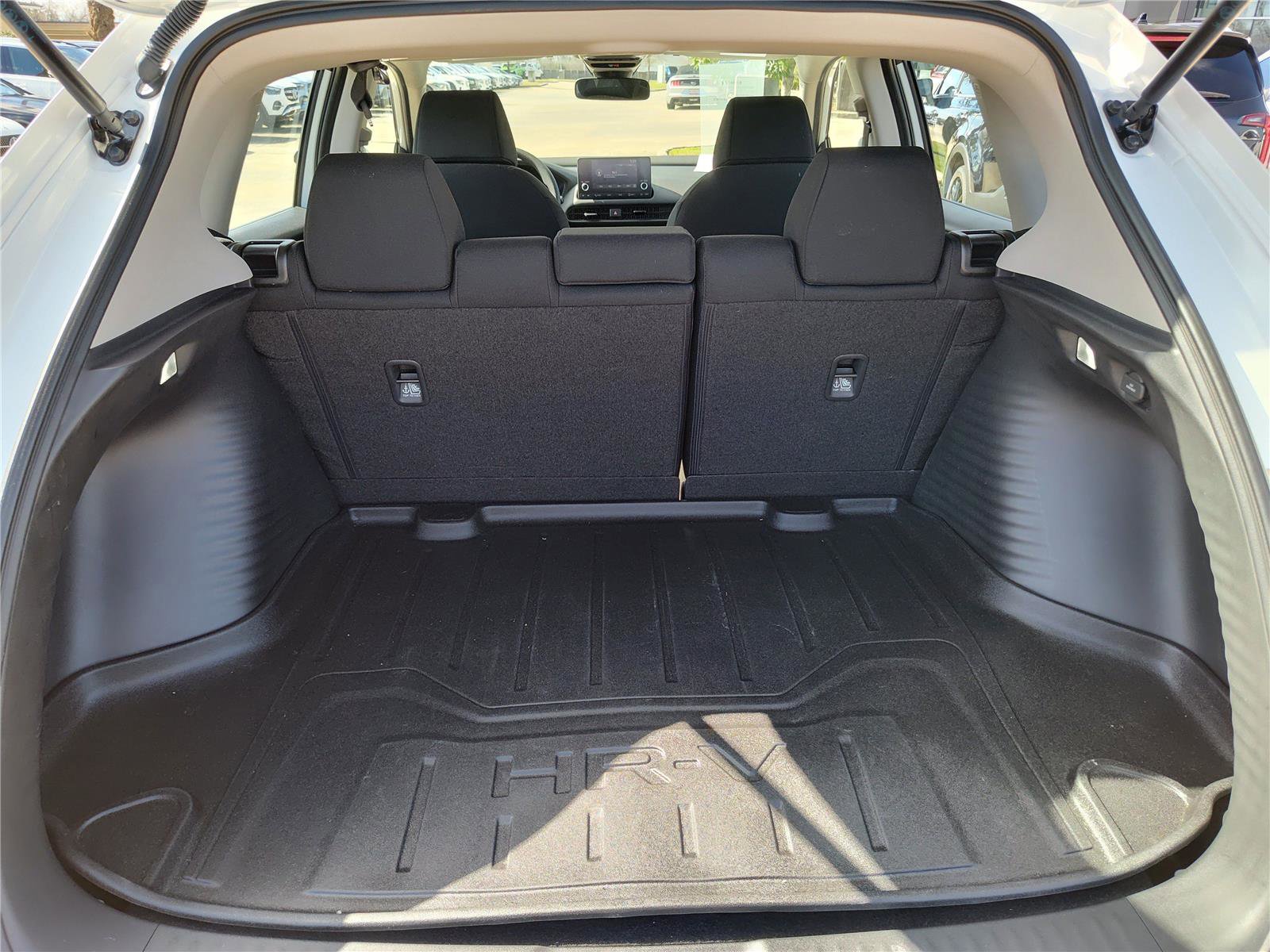 Used 2025 Honda HR-V LX image 6