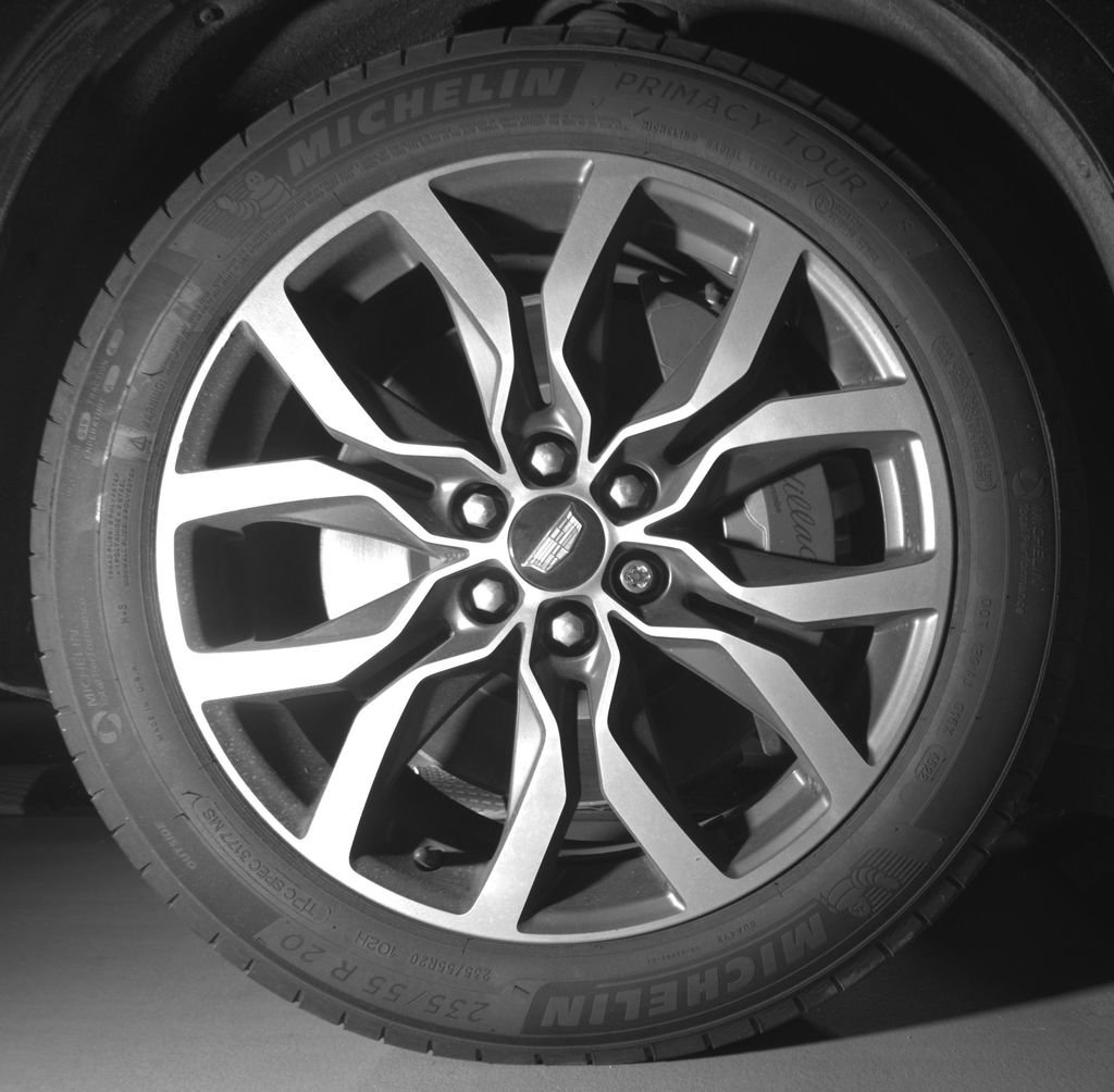 Certified 2025 Cadillac XT6 Sport w/ LPO, Floor Liner Package AWD/4WD image 10