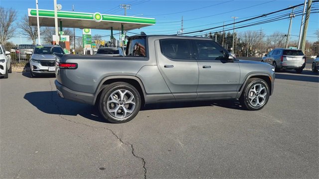 Used 2024 Rivian R1T Adventure image 9