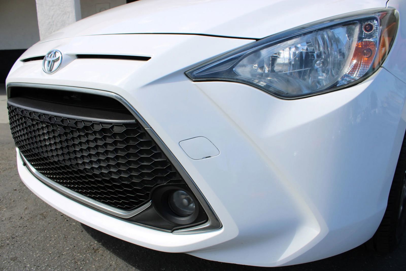 Used 2019 Toyota Yaris LE FWD image 4