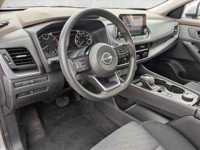 Used 2023 Nissan Rogue SV image 10