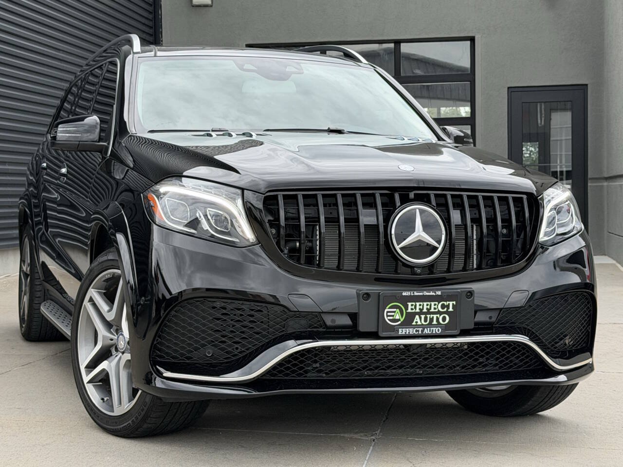 Used 2017 Mercedes-Benz GLS 550 4MATIC image 5