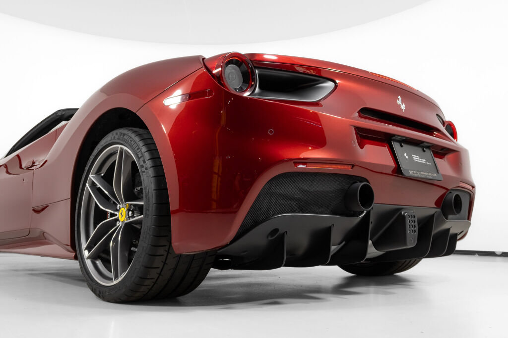 Used 2019 Ferrari 488 Spider RWD image 18