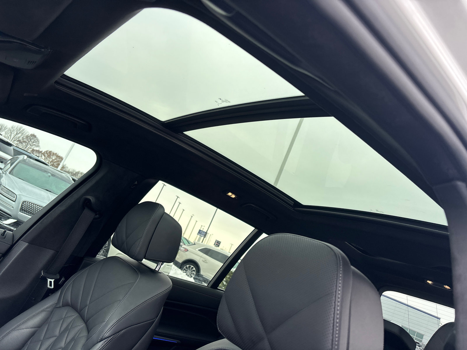 Used 2023 BMW X7 xDrive40i w/ M Sport Package image 25