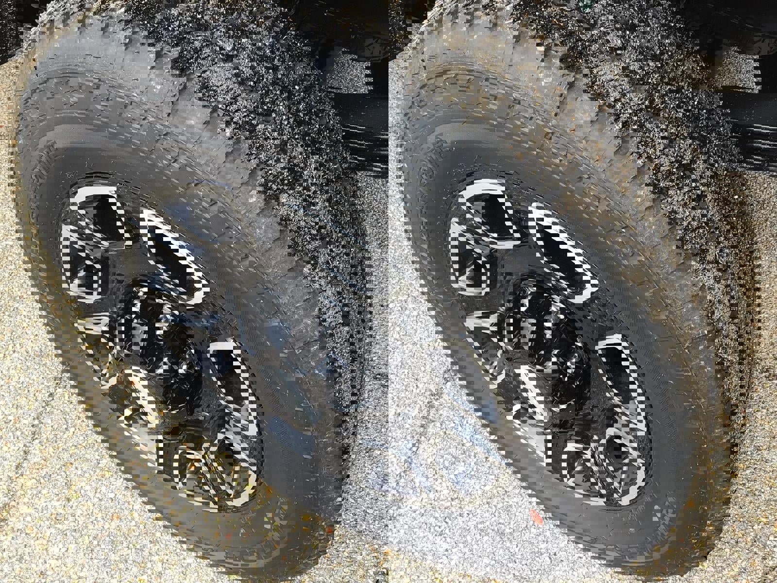 New 2026 Ford F250 Platinum w/ FX4 Off-Road Package image 14